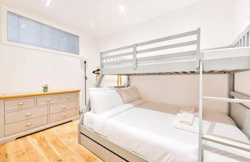 Southfield Apartment | GuestReady - Contemporary home in Chiswick