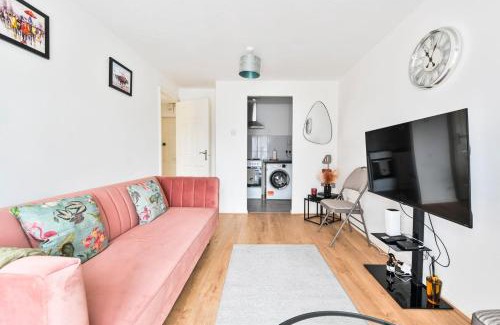 Whittington Apartment | GuestReady - Cosy home in Colindale