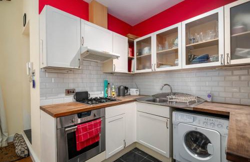 Camberwell Green Apartment | GuestReady - Former Pub-Turned-One Bedroom Flat