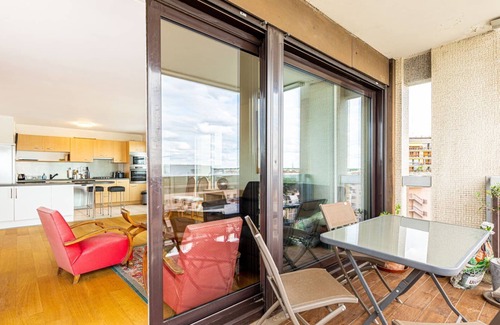 Parchamp–Albert Kahn Apartment | GuestReady - Serene Comfort with Eiffel Tower view
