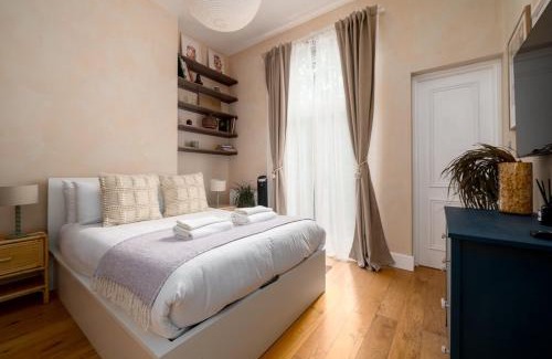 Notting Hill Apartment | GuestReady- Hidden gem in Notting Hill with garden
