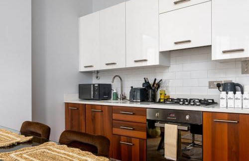 Notting Hill Apartment | GuestReady- Hidden gem in Notting Hill with garden