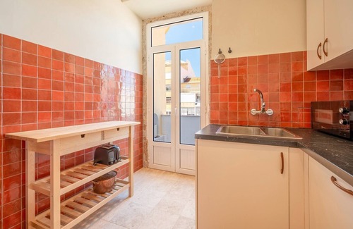 Santa Isabel Apartment | GuestReady - Lisbon's Elegant Getaway