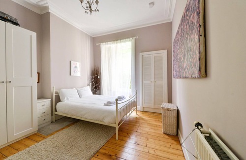 Bruntsfield Apartment | GuestReady - Lovely & Overlooking Edinburgh Castle