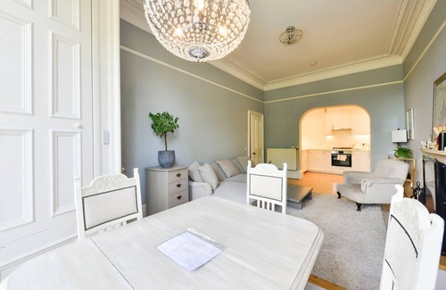 Bruntsfield Apartment | GuestReady - Lovely & Overlooking Edinburgh Castle