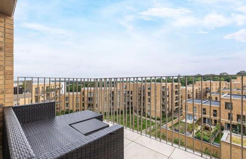 Whittington Apartment | GuestReady - Millbrook Park retreat with balcony