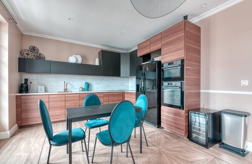Montchat Apartment | GuestReady - Modern elegance in the 3rd arr.