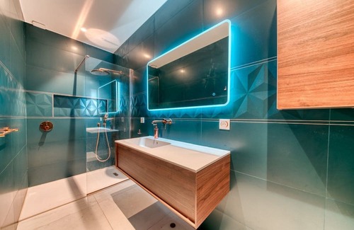 Montchat Apartment | GuestReady - Modern elegance in the 3rd arr.