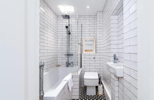 Little Venice Apartment | GuestReady - New and spacious near BBC Maida Vale