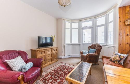 Finchley House | GuestReady - Relaxing Finchley retreat with garden