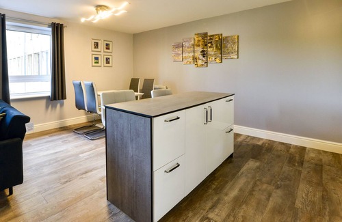 Ellemford Apartment | GuestReady - Stylish & Welcoming Apartment in Chesser, Edinburgh!