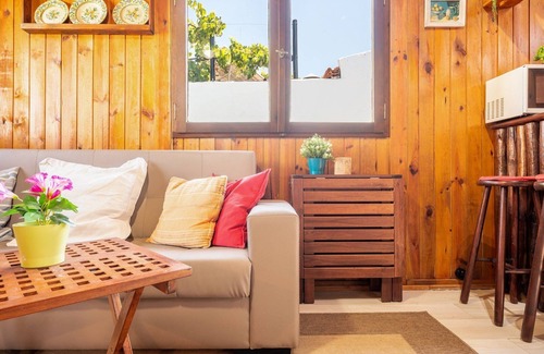 Charneca de Caparica e Sobreda Ski Chalet | GuestReady - Summer Fresco near Telha Beach