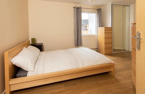 Chorlton-on-Medlock Apartment | GuestReady - Top Floor Apt 2min walk to O2 Apollo