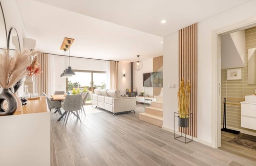 Carrasqueira House | GuestReady - Trendy break in Sesimbra