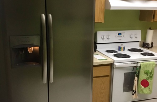 Burnt Store Marina Condo | Guests are sure to enjoy a memorable vacation in this fully furnished Condo
