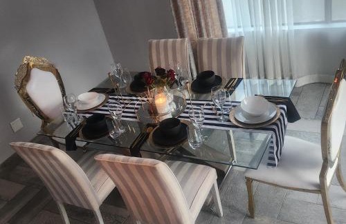 Greater Johannesburg Metropolitan Area House | Guests on the Marguerite