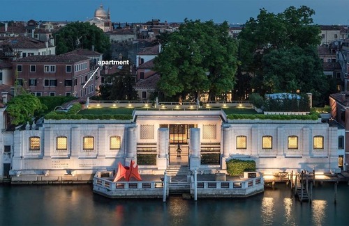 Dorsoduro Apartment | GUGGENHEIM ROMANTIC OVERLOOKING 5pax, Wifi Aircond
