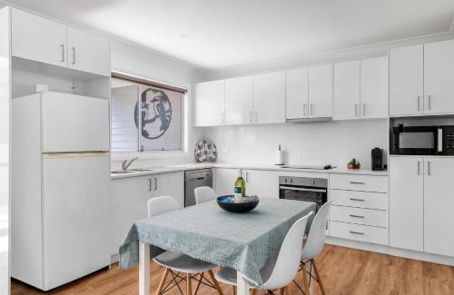 Vincentia House | Gugunyal Cottage - Belle Escapes Jervis Bay