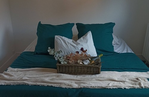 Villeneuve-le-Roi House | Guibert Home - Spacious and bright apartment 20 min from Paris