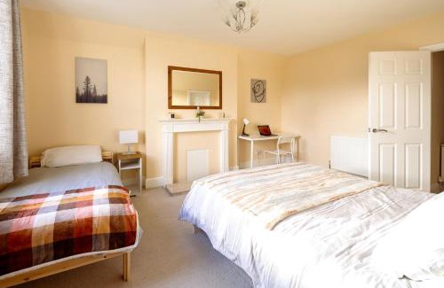 Guildford Apartment | Guildford Station with Parking
