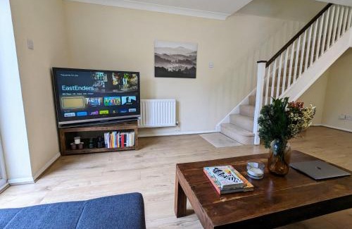 Guildford House | Guildford Townhouse with Parking