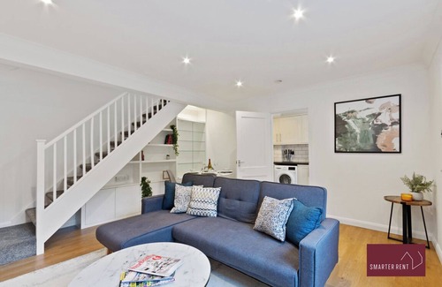 Guildford House | Guildford - Two Bedroom House with Garden