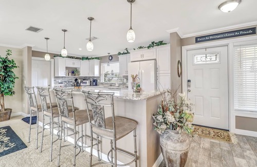 Caloosahatchee House | Gulf Access Paradise: Sunshine, Pool & Perfect Location