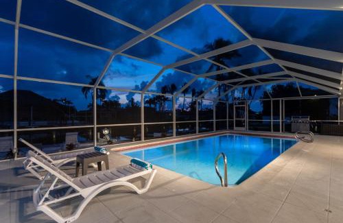 Yacht Club House | Gulf Access, Pool Table, Heated Pool, Sleeps 12 - Villa Dolphin Sunset