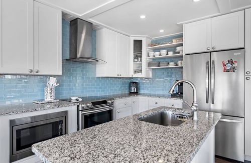 Gulf Trace House | Gulf and State Park Views, Private Beach, HOT TUB, 4 Bikes - Grayt Reflections East