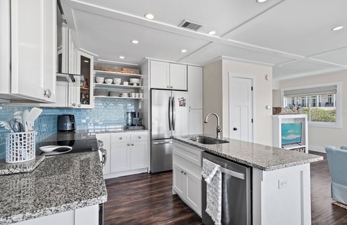Gulf Trace House | Gulf and State Park Views, Private Beach, HOT TUB, 4 Bikes - Grayt Reflections East