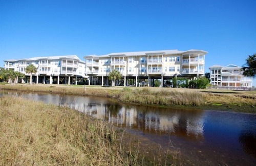 Steinhatchee Condo | Gulf Breeze Condo #107 - Wifi, Private Boat Ramp and Pool