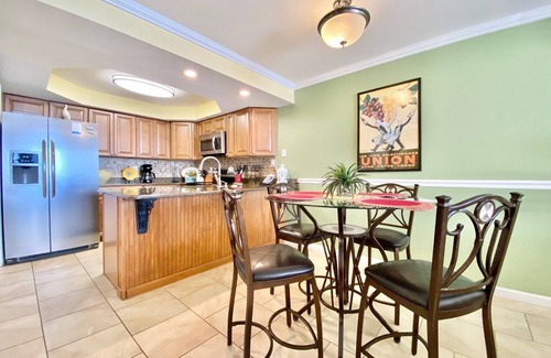 Thomas Drive Condo | Gulf Front Beach Condo! FREE Chairs! PW802