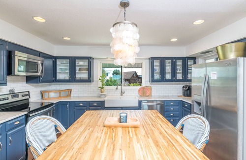 Spring Hill House | Gulf Front Home with breathtaking views of the Sunrise and Sunset!