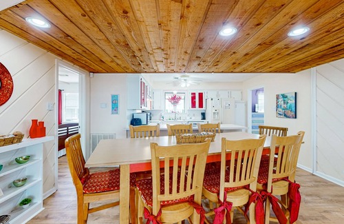 Spanish Grant House | Gulf-front home with deck, loft & direct beach access