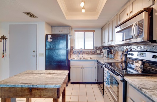 Hudson Condo | Gulf-Front Views: Coastal Hudson Condo!