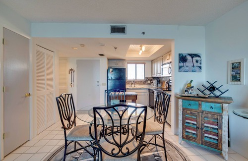 Hudson Condo | Gulf-Front Views: Coastal Hudson Condo!
