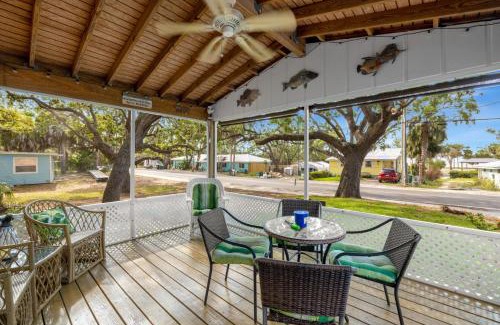 Cedar Key House | Gulf Girl a vintage Cedar Key retreat