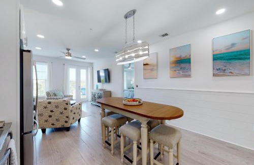 Gulf Place Apartment | Gulf Place Residence 205- Let the Sea Set You Free