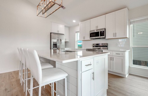 Gulf Shores Cottage | Gulf Shores Cottage w/Water Views, Walk to Beach!
