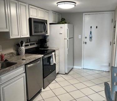 Gulf Shores Apartment | Gulf Shores Surf and Racquet Club Unit 406C