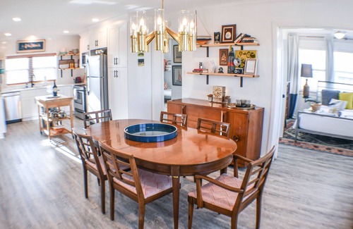 Dauphin Island House | Gulf side beach bungalow with tons of charm!