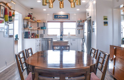 Dauphin Island House | Gulf side beach bungalow with tons of charm!
