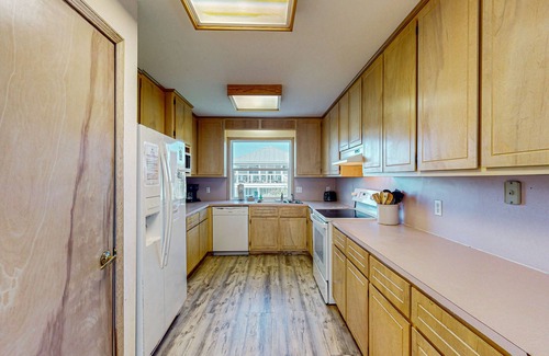 Gulf Trace House | Gulf view home across the street from the beach - walk to shops/restaurants
