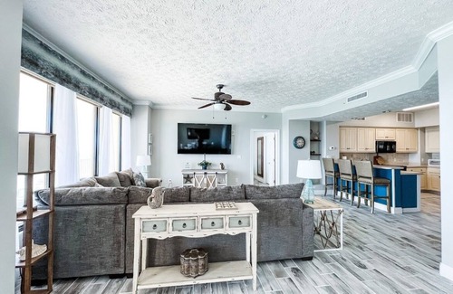 Thomas Drive Condo | GulfCrest 2 BDRM - Spectacular Balc Views of the Gulf; Free Beach Chair Service