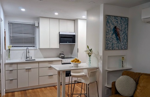 St. Pete Beach Apartment | Gulfside Resort. Suite 10 'Cool Pool'