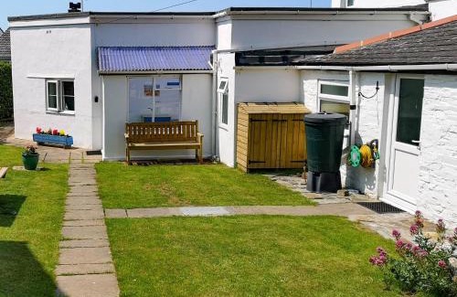 Tintagel House | Gull Cottage