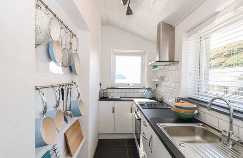 Trebarwith Strand Cottage | Gull Rock