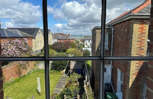 Seaview Cottage | Gulls, charming seaside cottage, centrally located in the heart of the village