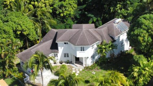 Halcyon Heights Villa | Gully Point