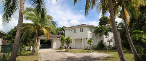 Halcyon Heights Villa | Gully Point